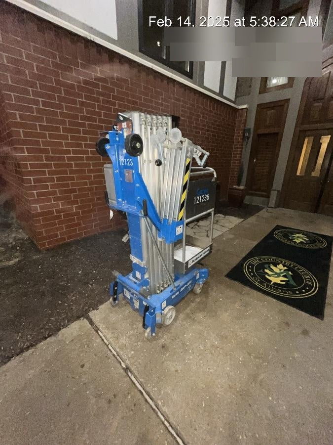 2020 GENIE AWP-30S