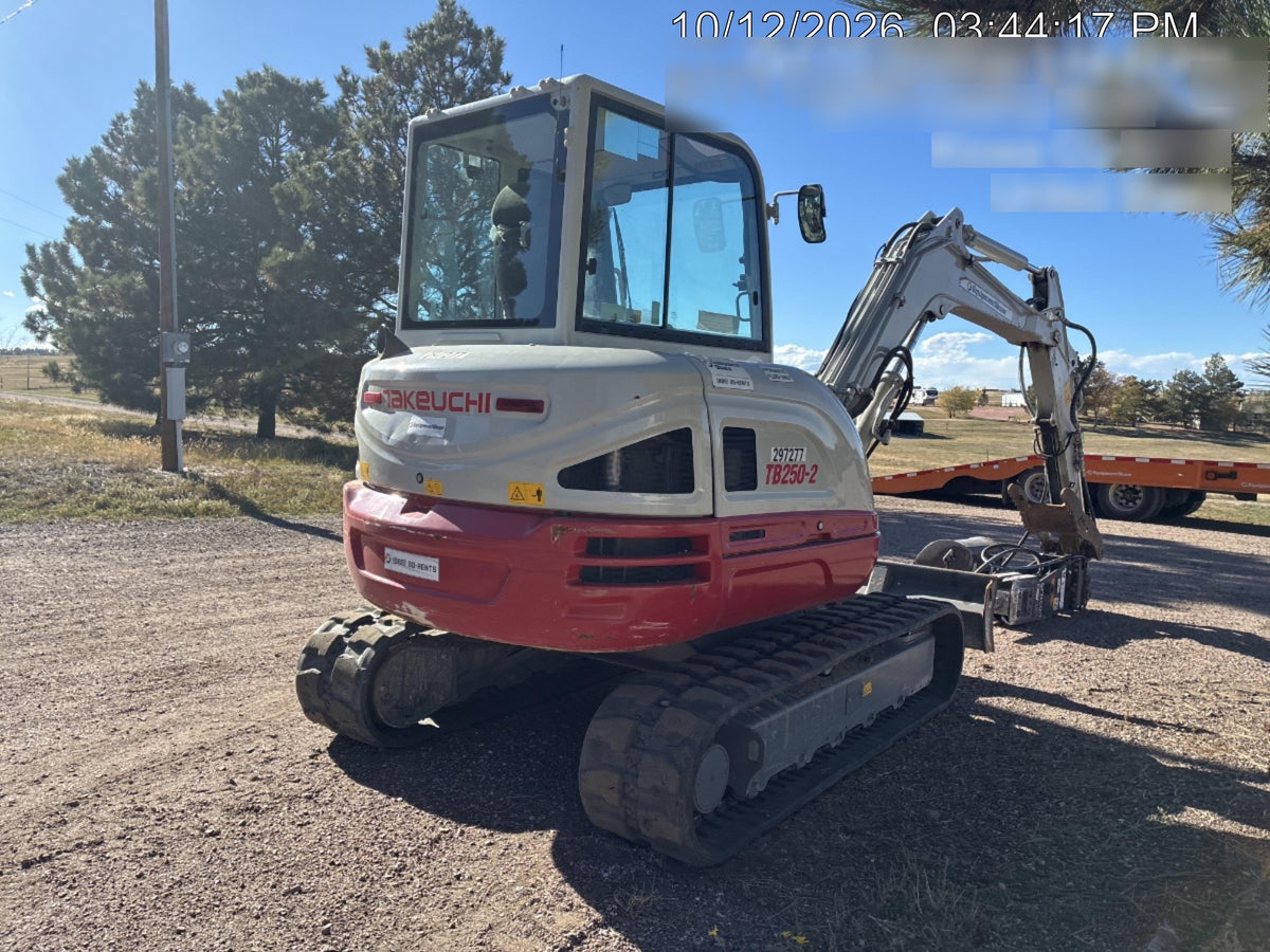 2023 TAKEUCHI TB250-2CR
