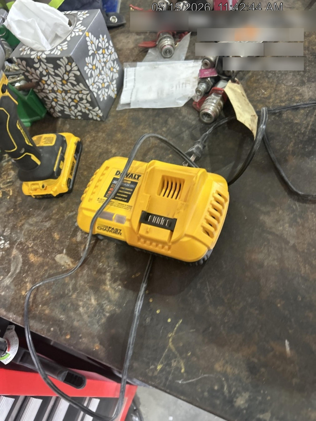 2023 DEWALT DCB609