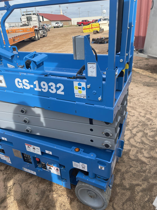 2022 GENIE GS-1932