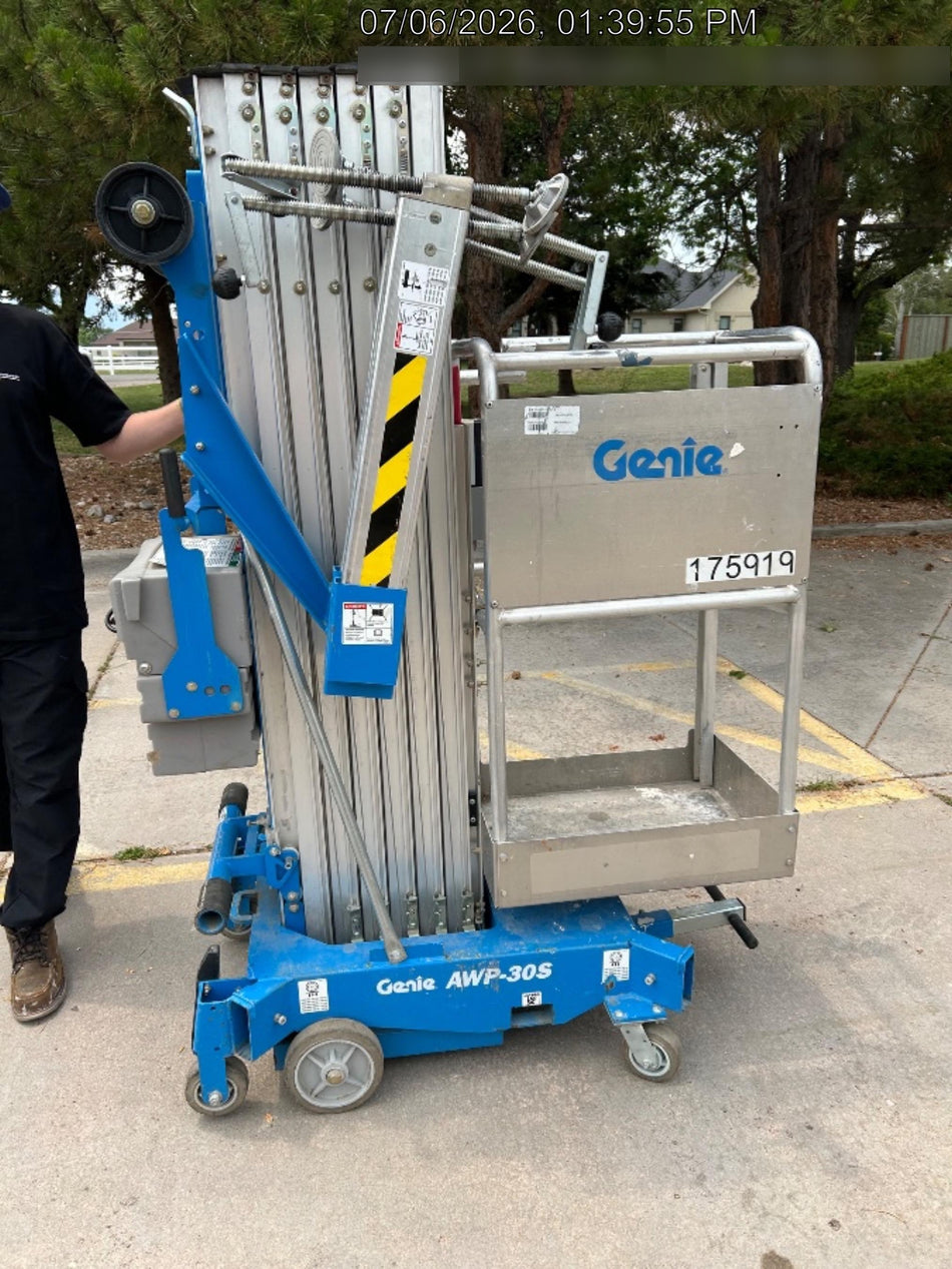 2021 GENIE AWP-30S DC
