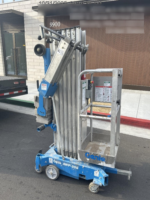2019 GENIE AWP-30S