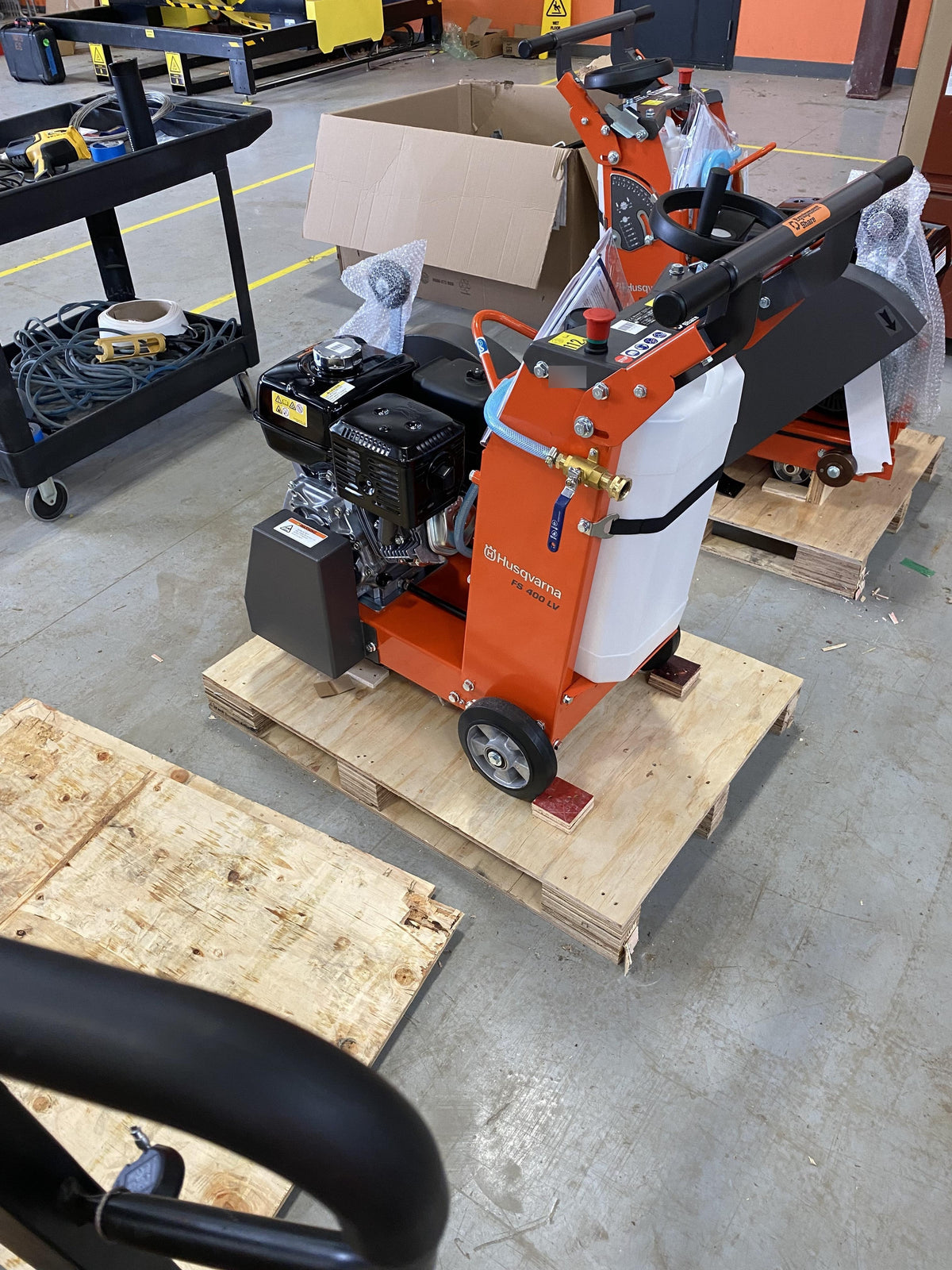2023 HUSQVARNA FS 400 LV