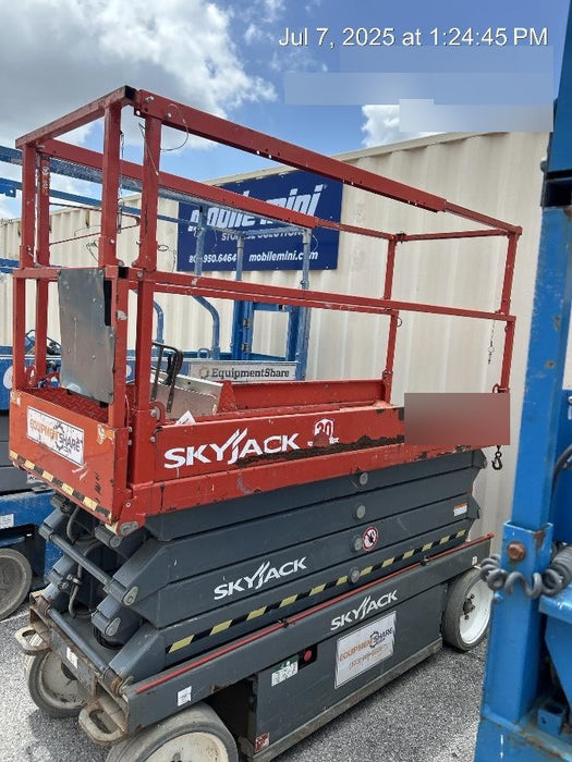 2015 Skyjack SJIII-3226 26' Electric Scissor Lift