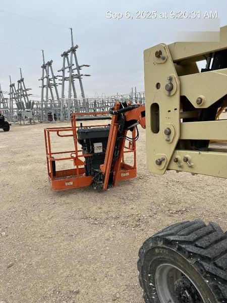 2019 JLG 450AJ