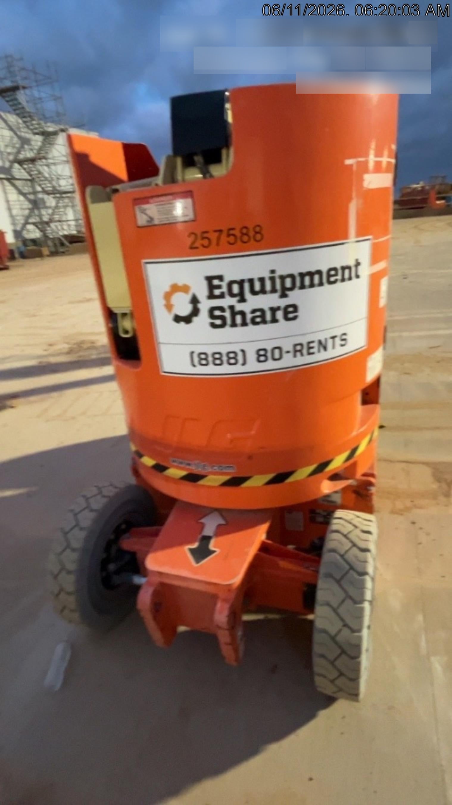 2022 JLG E300AJP