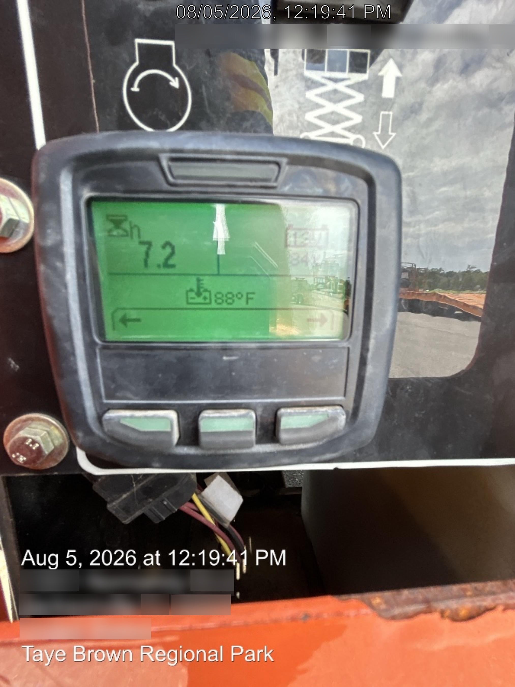 2022 JLG ERT4069