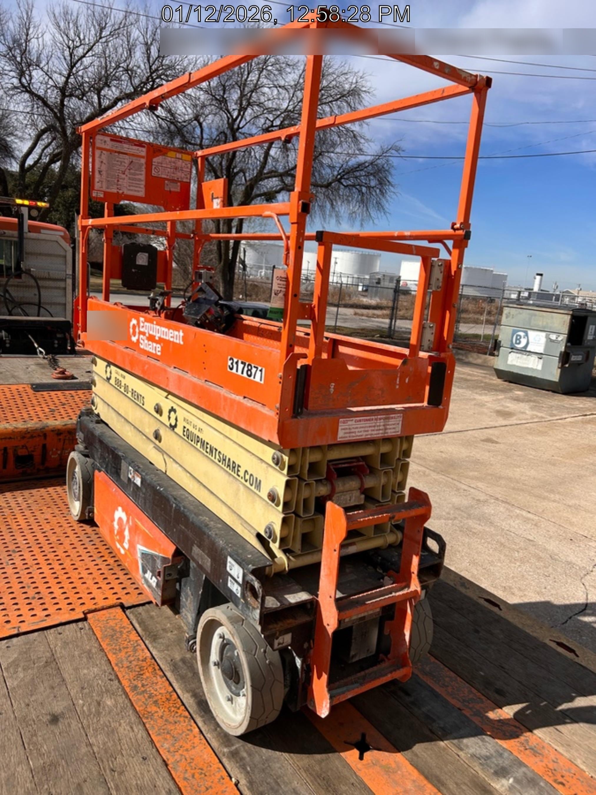 2023 JLG ES2632