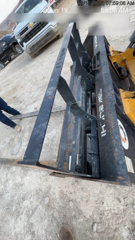 2026 ARROW MATERIAL HANDLING 72" Pallet Forks - Arrow