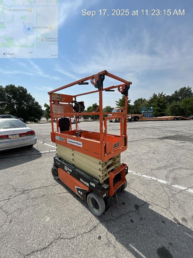 2021 JLG ES1932