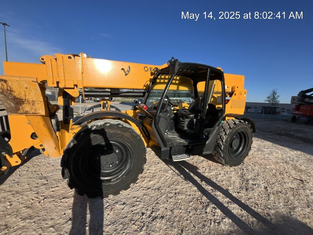 2023 JCB 510-56