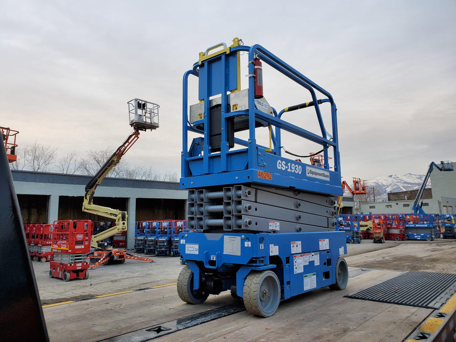 2019 Genie GS-1930 Fixed rails with chain Entry