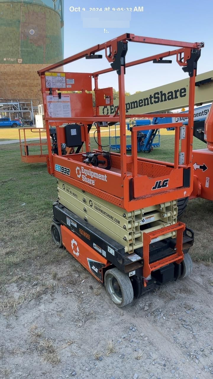 2023 JLG ES1932