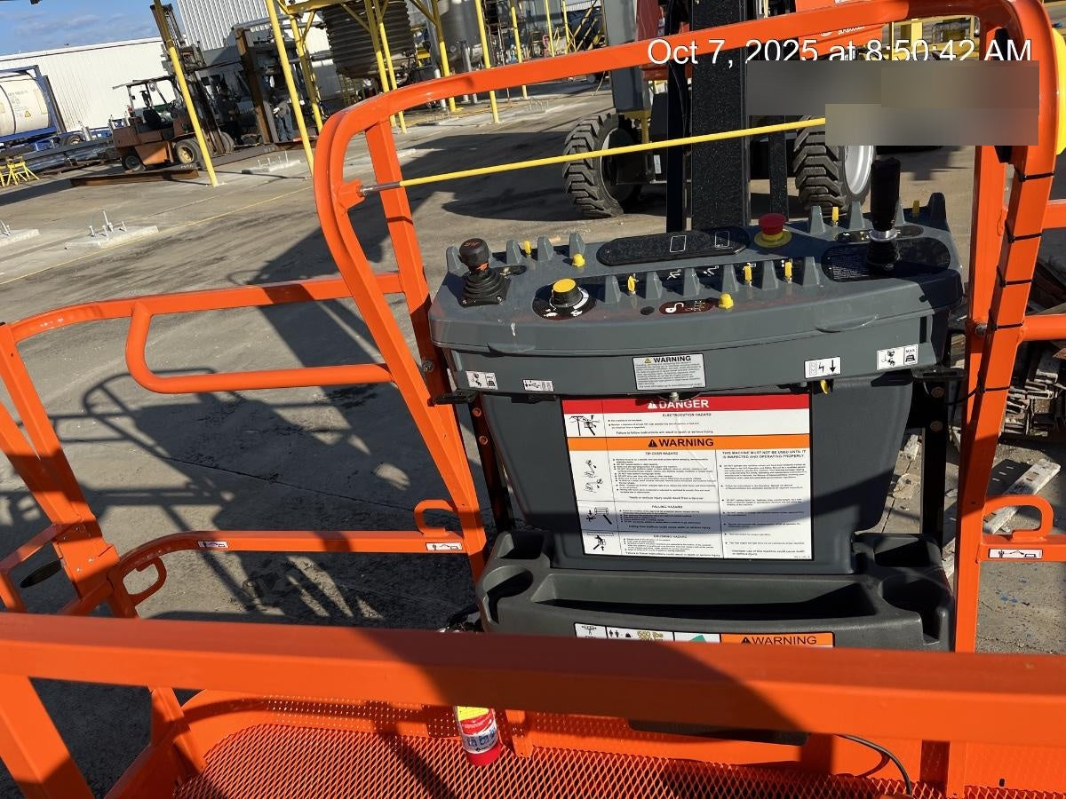 2025 JLG 660SJ