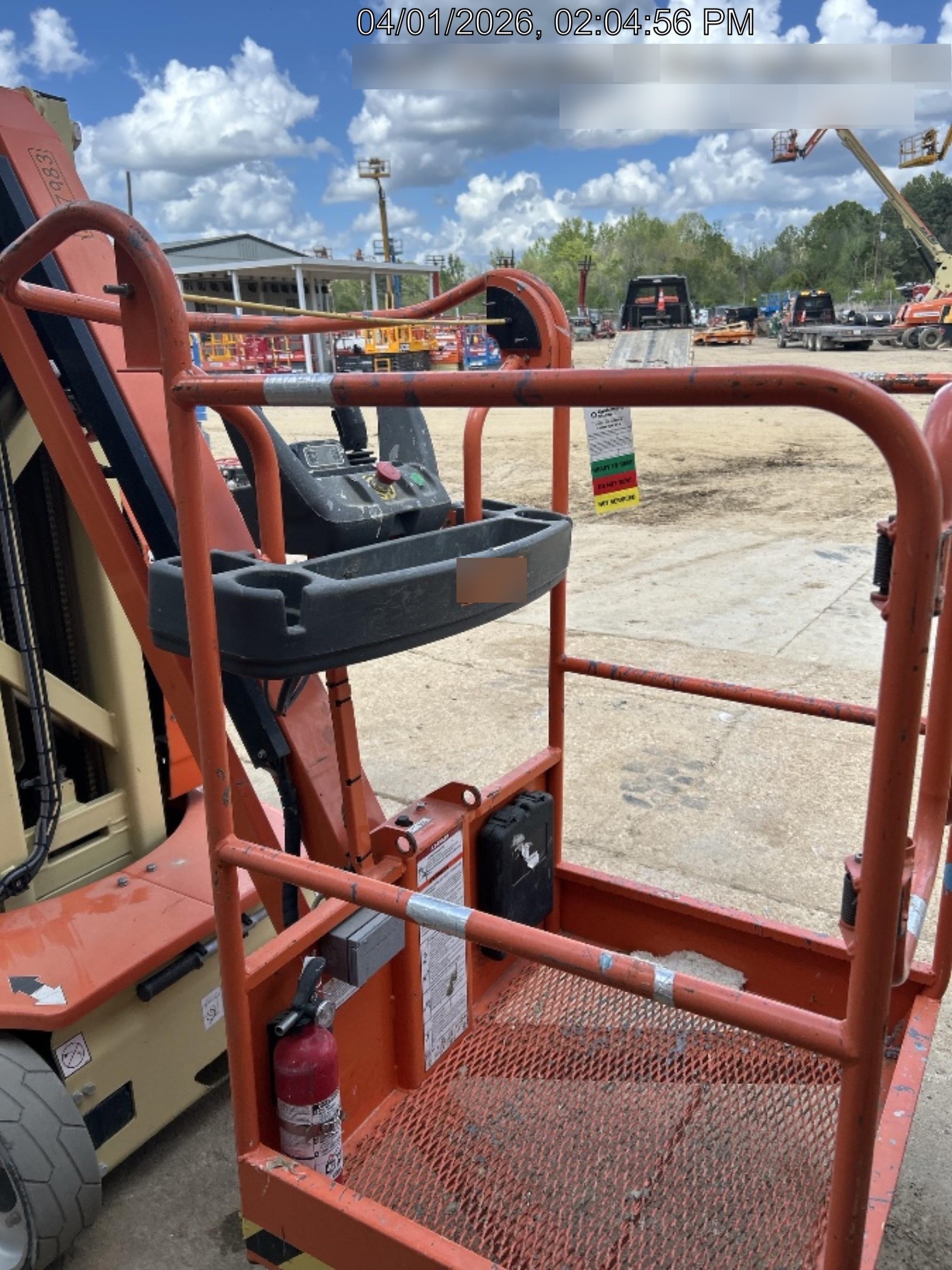 2022 JLG 26E