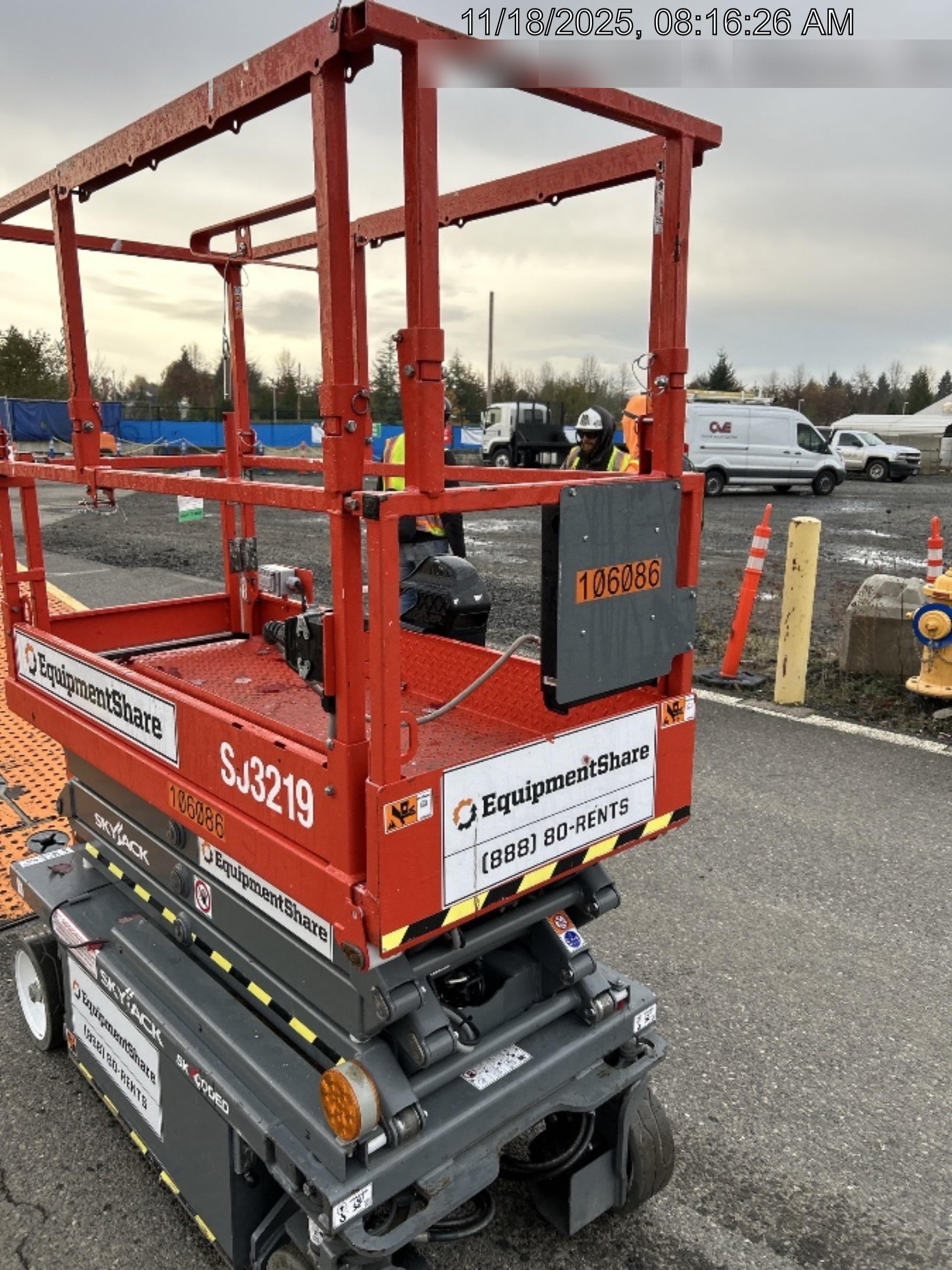 2020 Skyjack SJIII-3219 Solid NM Tires, Half height spring hinged entry gate, Dual Beacons, 800W Inverter