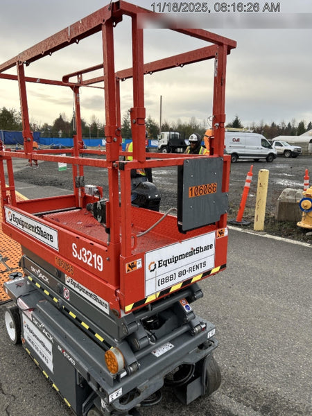2020 Skyjack SJIII-3219 Solid NM Tires, Half height spring hinged entry gate, Dual Beacons, 800W Inverter