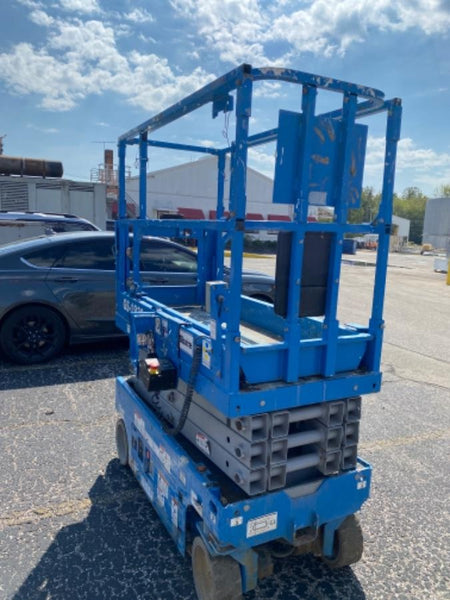 2020 Genie GS-1930 Solid Non Marking Tires, Beacon, Folding rails with half height swing gate, 800W Inverter