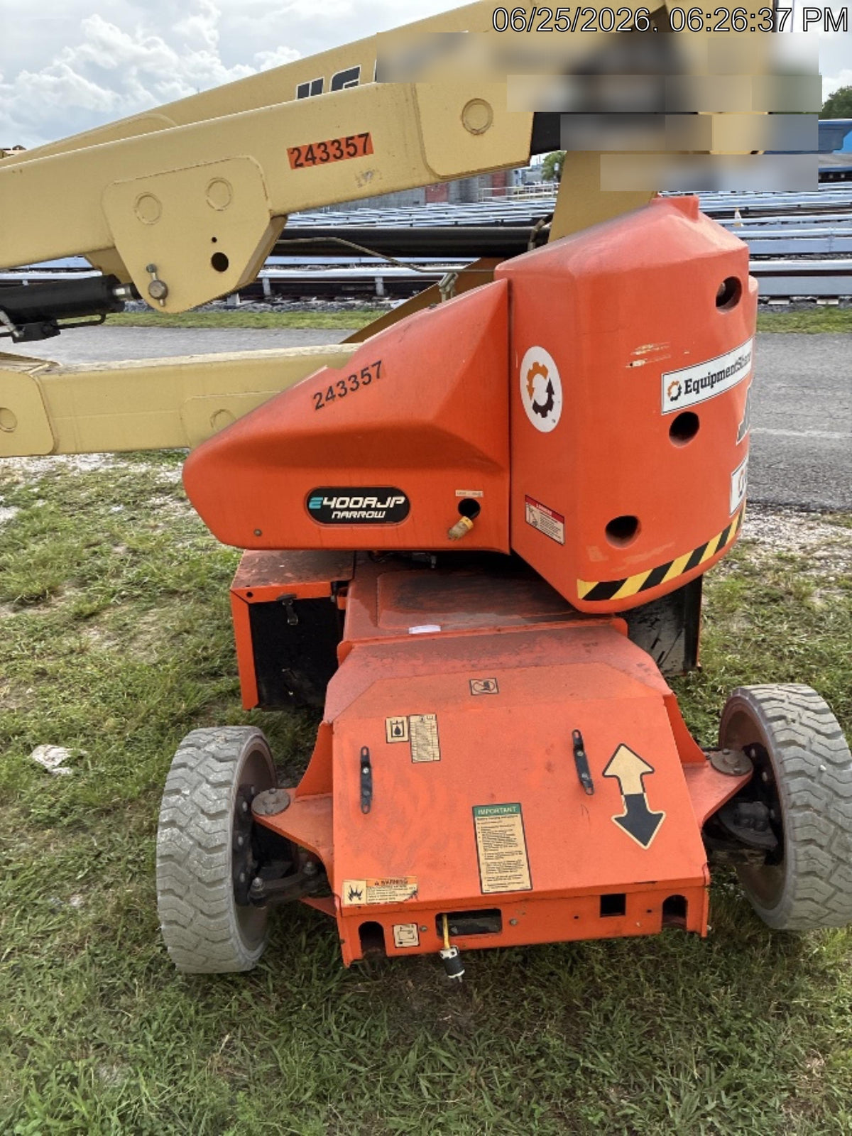 2022 JLG E400AJP Narrow