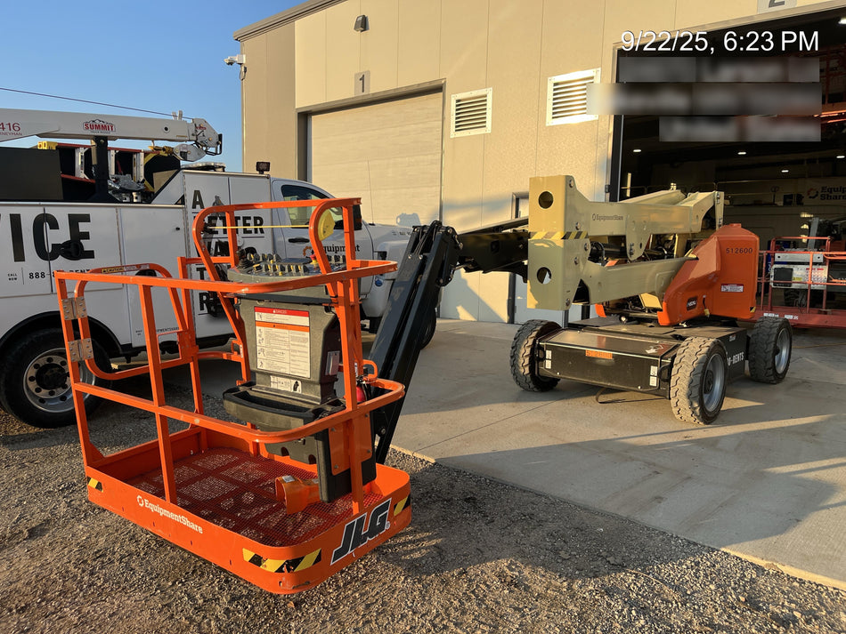 2025 JLG E450AJ