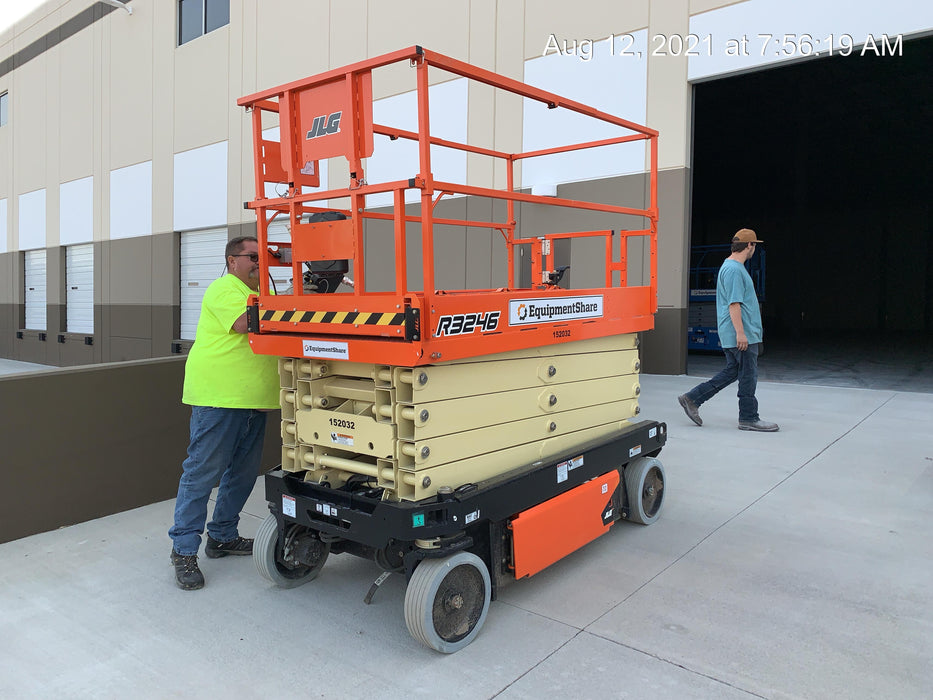 2021 JLG R3246