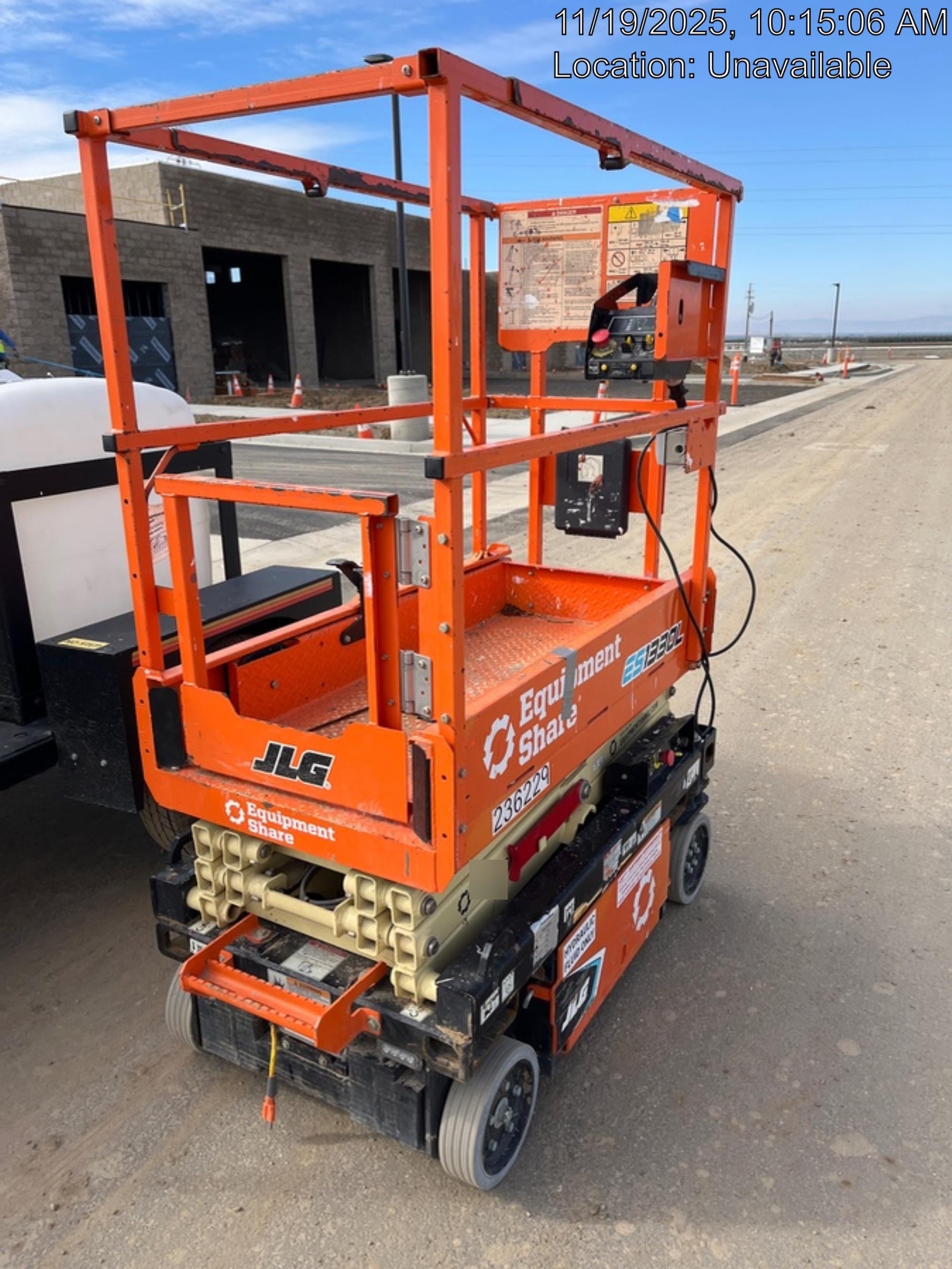 2022 JLG ES1330L
