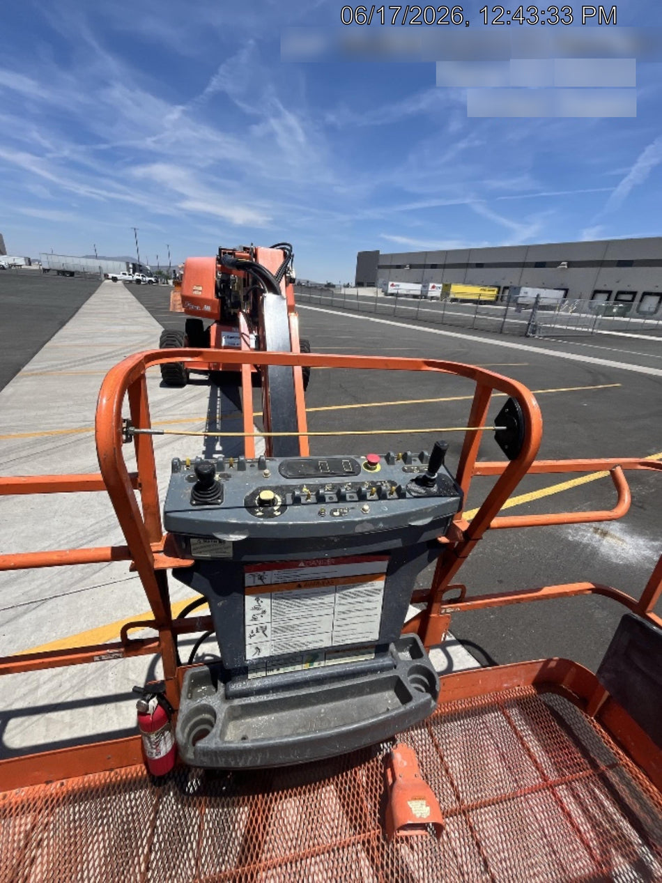 2020 JLG 660SJ