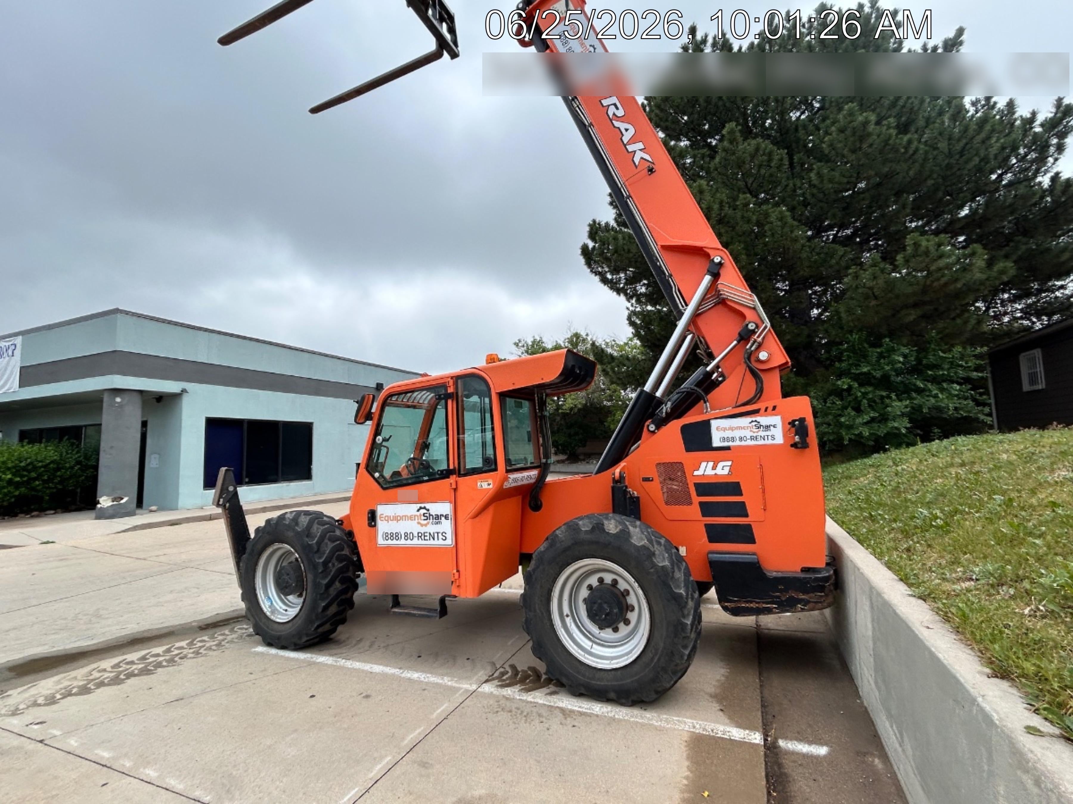2018 Skytrak 10054 JLG Skytrak 10054, Solid Tires (shipping-Boss), CAB, Beacon and Work Light Package