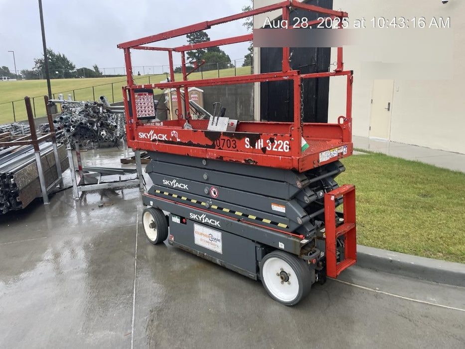 2015 Skyjack SJIII-3226 26' Electric Scissor Lift