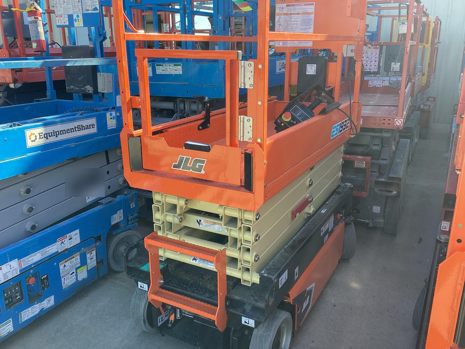 2021 JLG ES1932