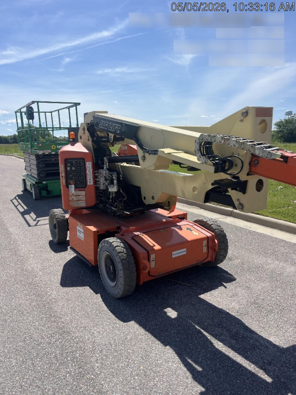 2019 JLG E400AJPN