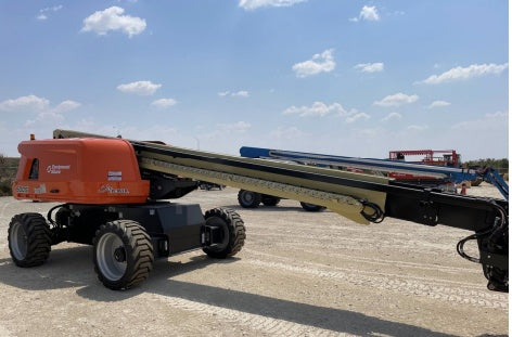 2023 JLG 600S