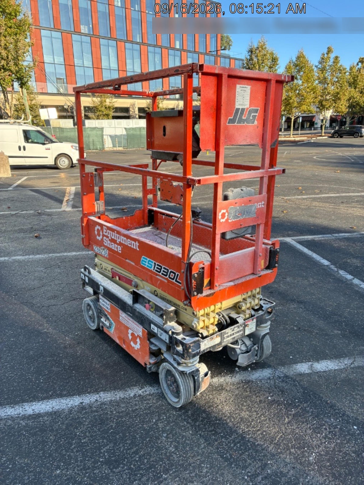 2022 JLG ES1330L