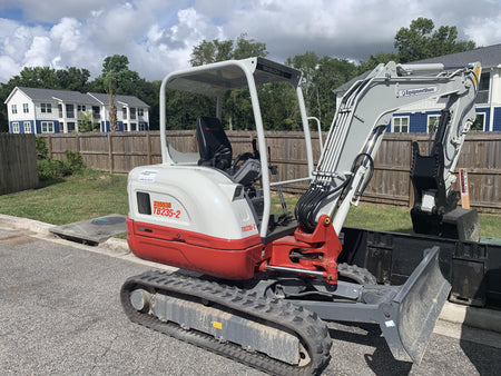 2022 TAKEUCHI TB235-2R