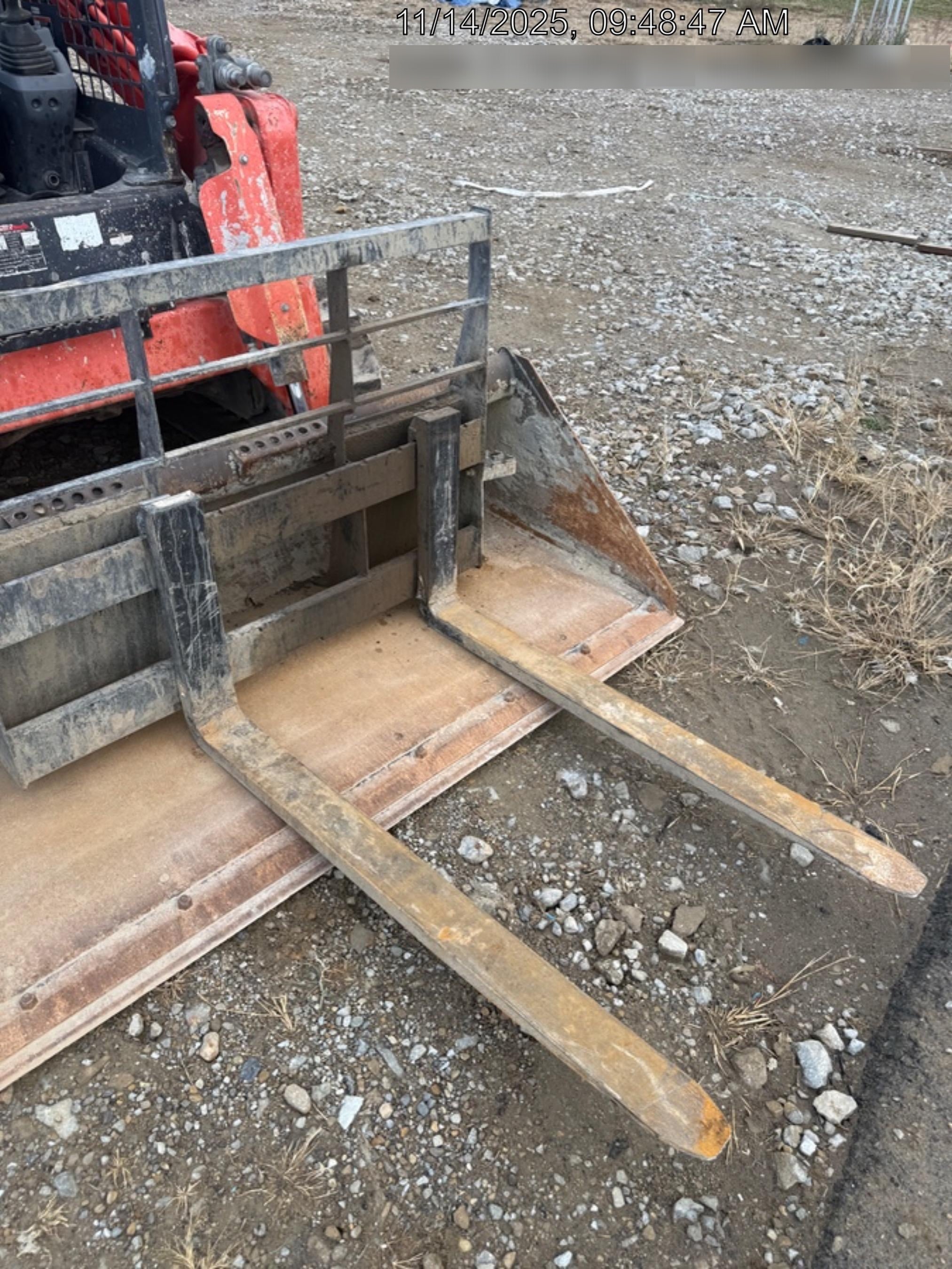 2024 ARROW MATERIAL HANDLING 48" Pallet Forks - Arrow