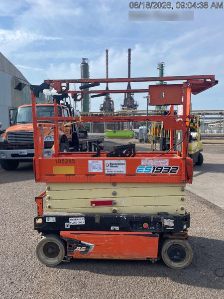 2021 JLG ES1932