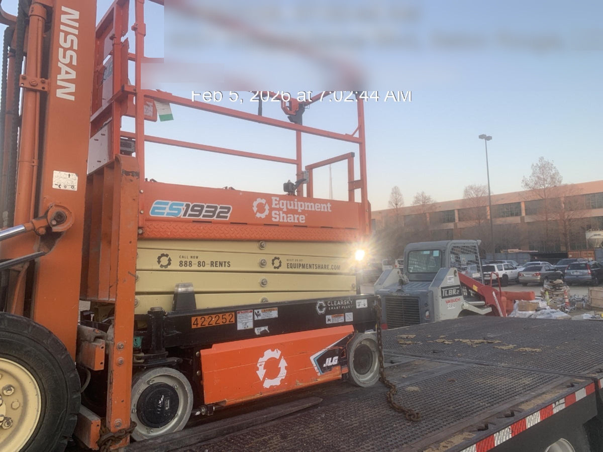 2024 JLG ES1932