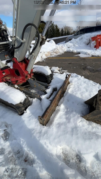 2021 TAKEUCHI TB235-2R