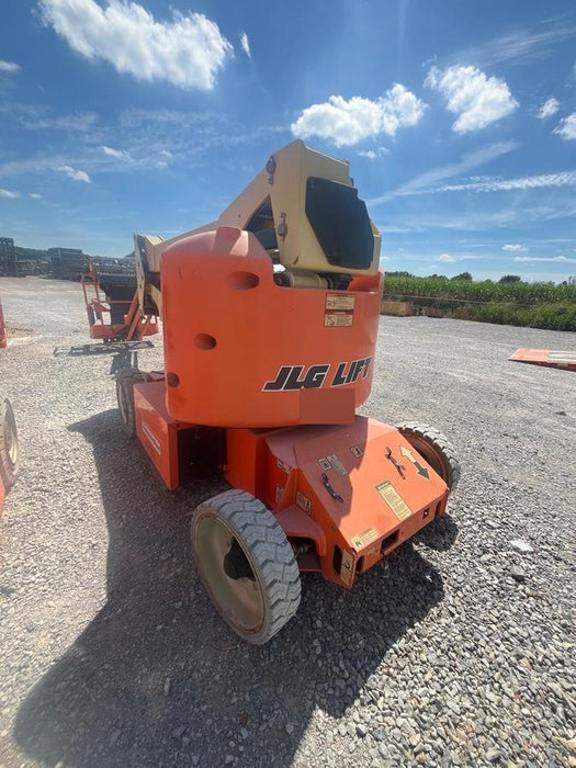 2019 JLG E400AJPN