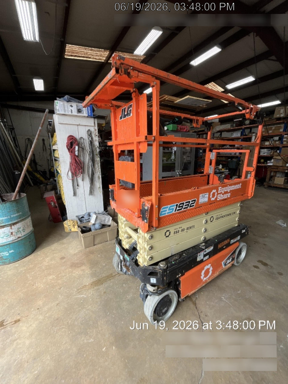 2022 JLG ES1932