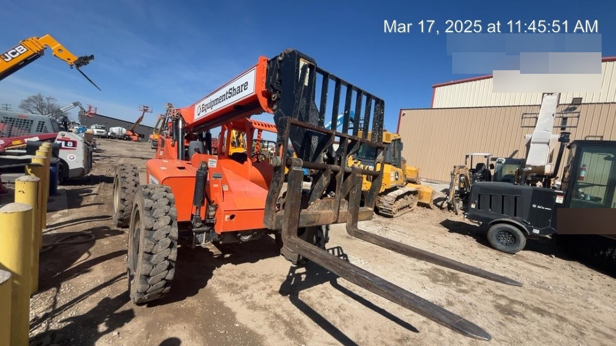 2019 Skytrak 6036 Canopy, Solid Tires, LED Work Lights, Beacon 50" Carriage, 48" Pallet Forks