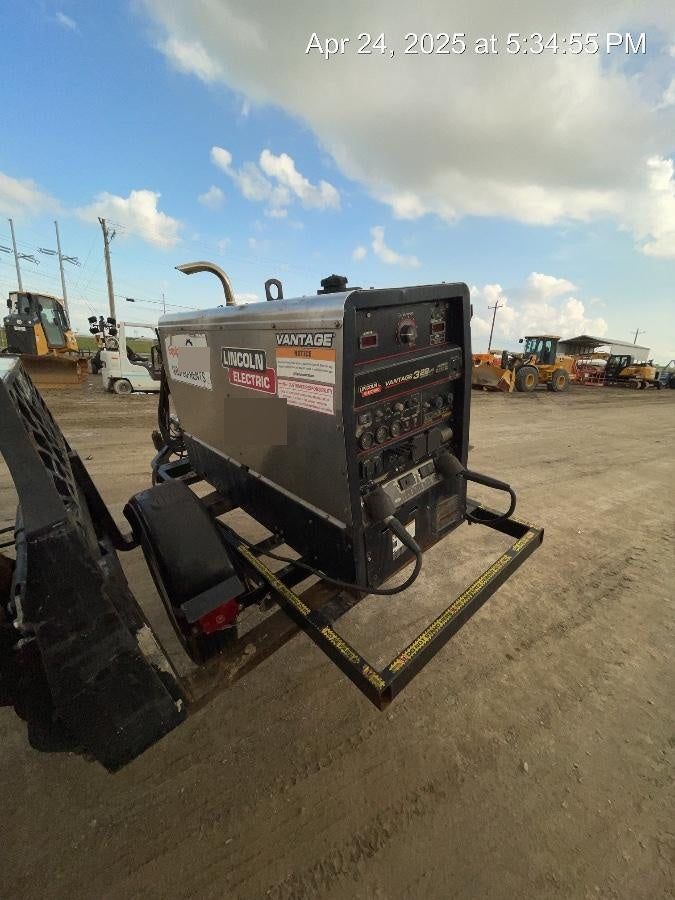 2018 Lincoln Electric Vantage 322 Lincoln Vantage 322 Welder Ready Pak 3 - Vantage 322, Trailer, Fender and light kit, Cable rack