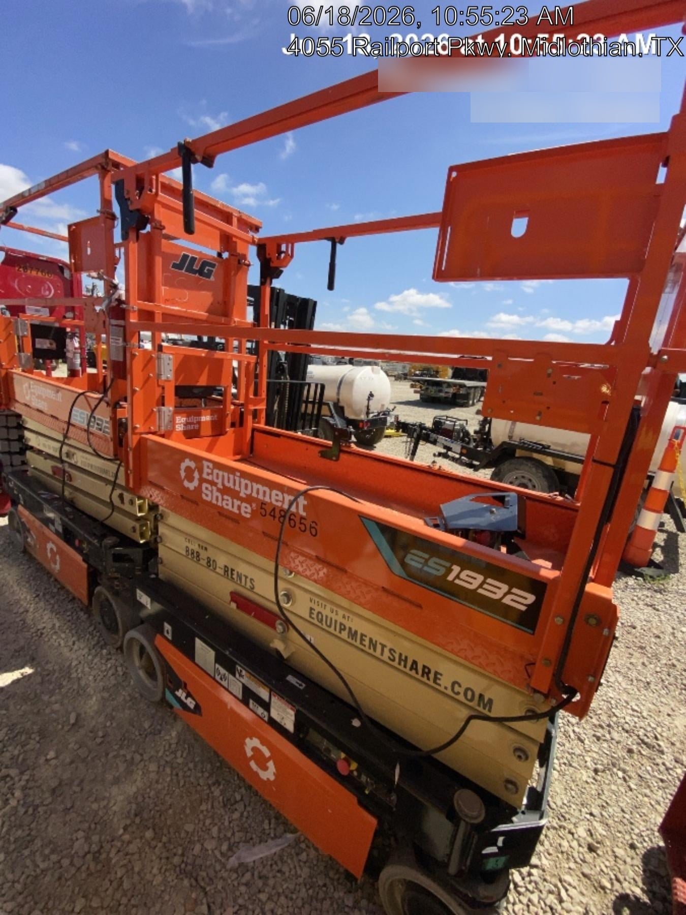 2025 JLG ES1932