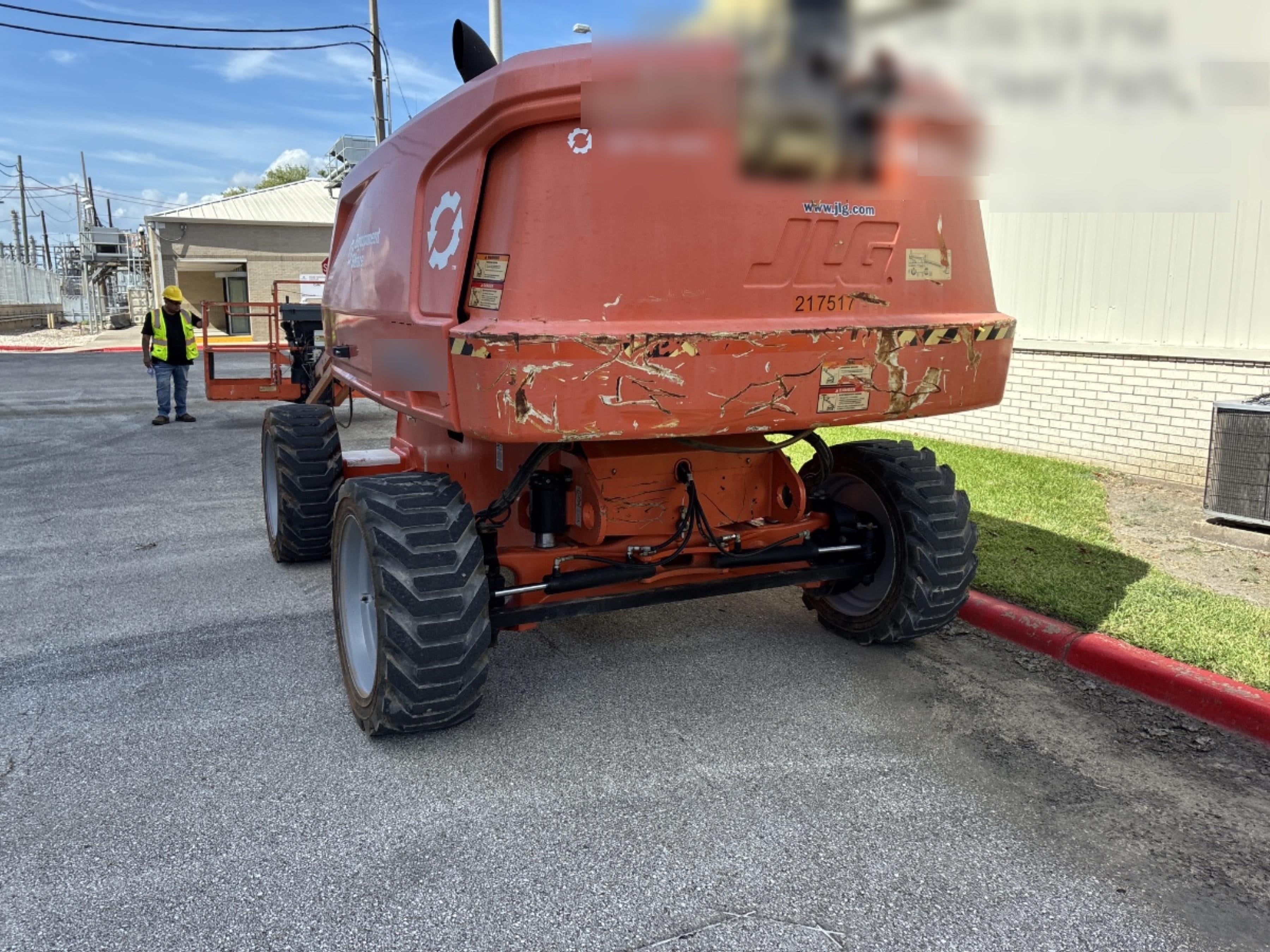 2022 JLG 660SJ
