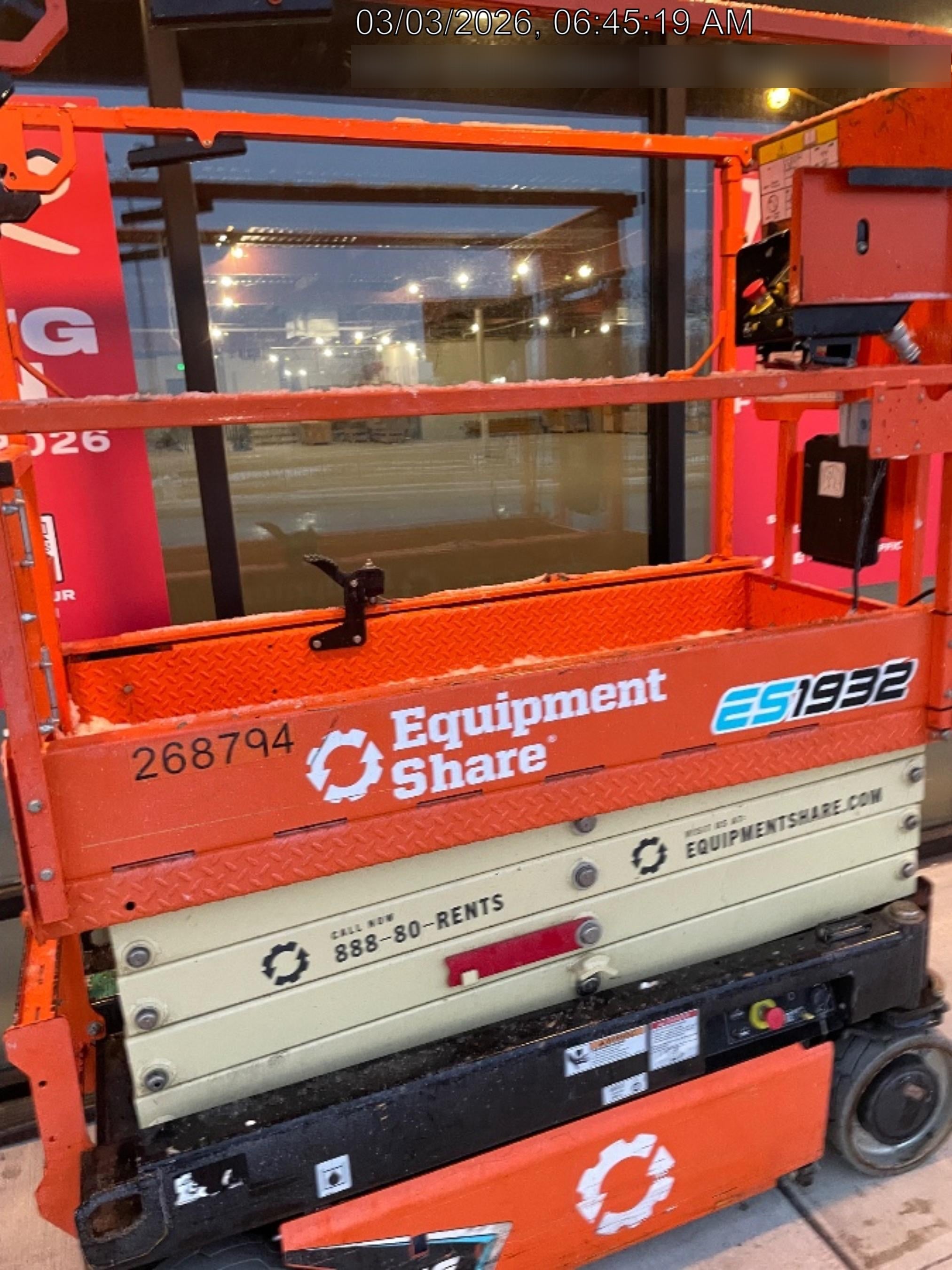 2022 JLG ES1932