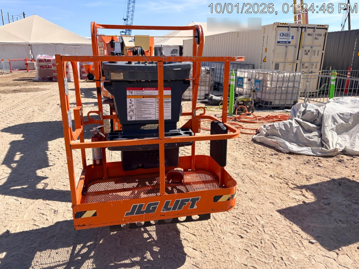2025 JLG E300AJP