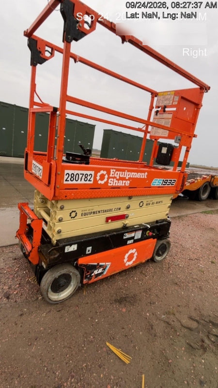 2022 JLG ES1932