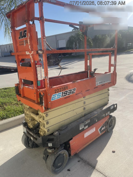 2022 JLG ES1932