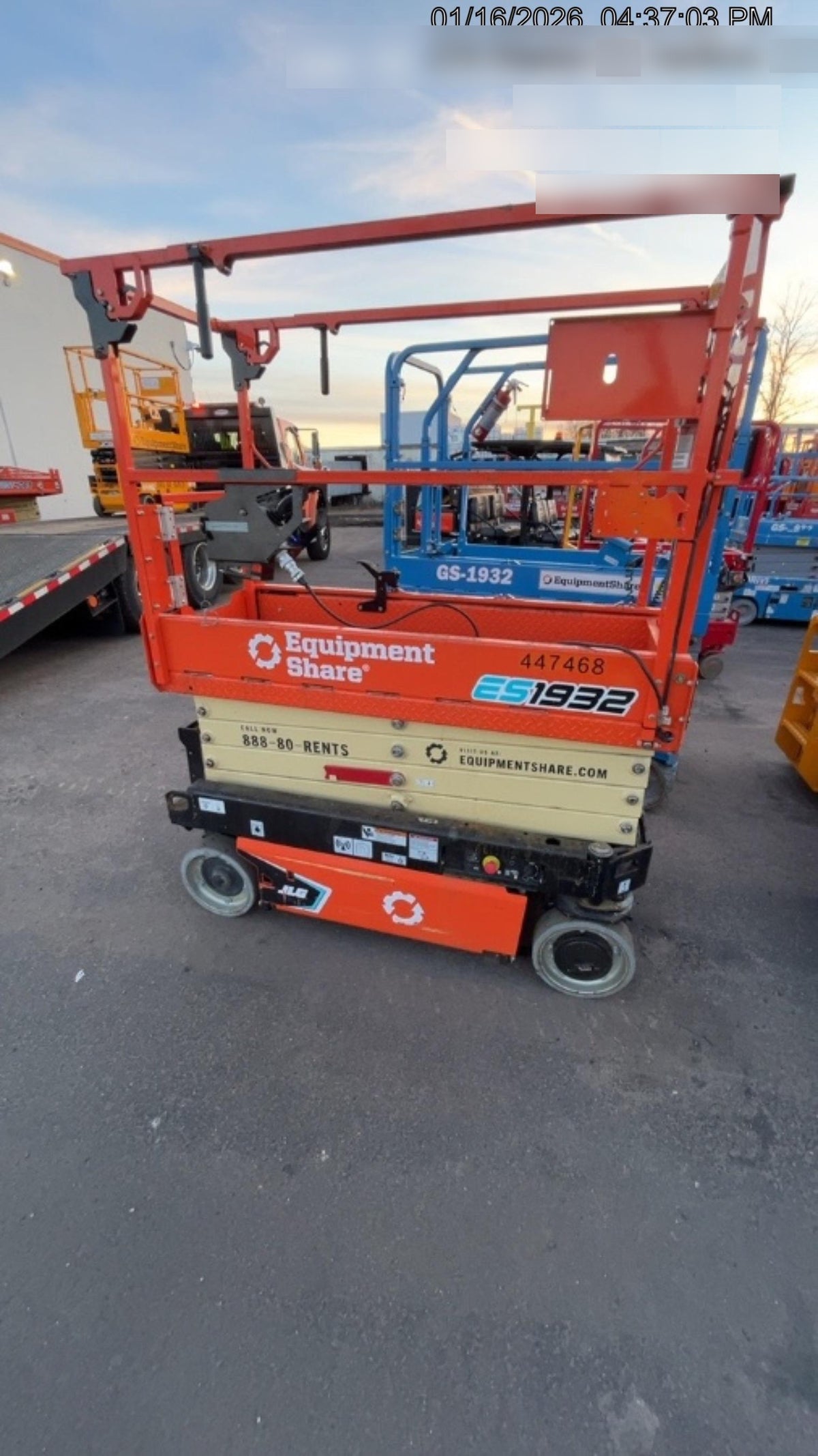 2024 JLG ES1932