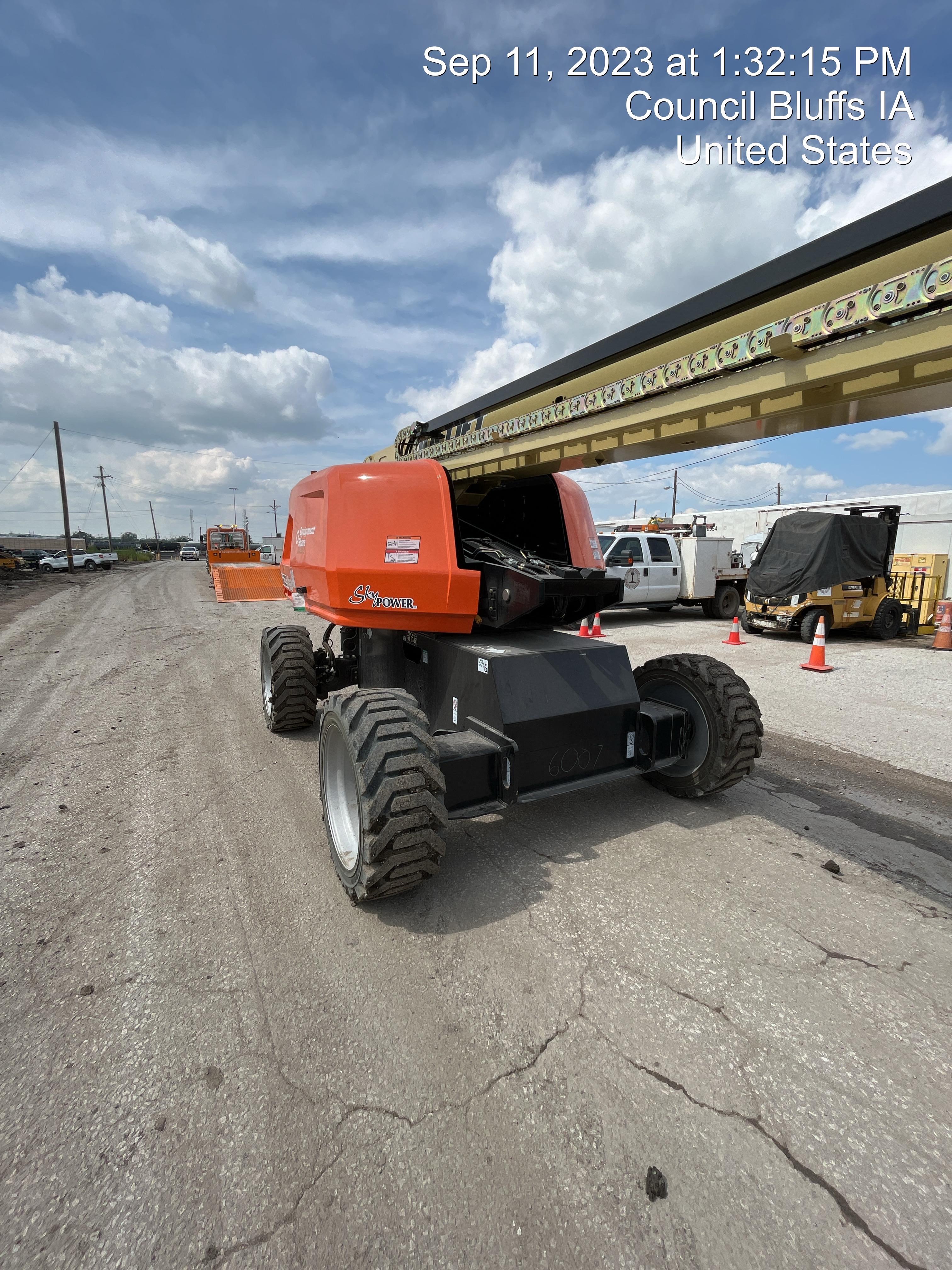 2023 JLG 660SJ
